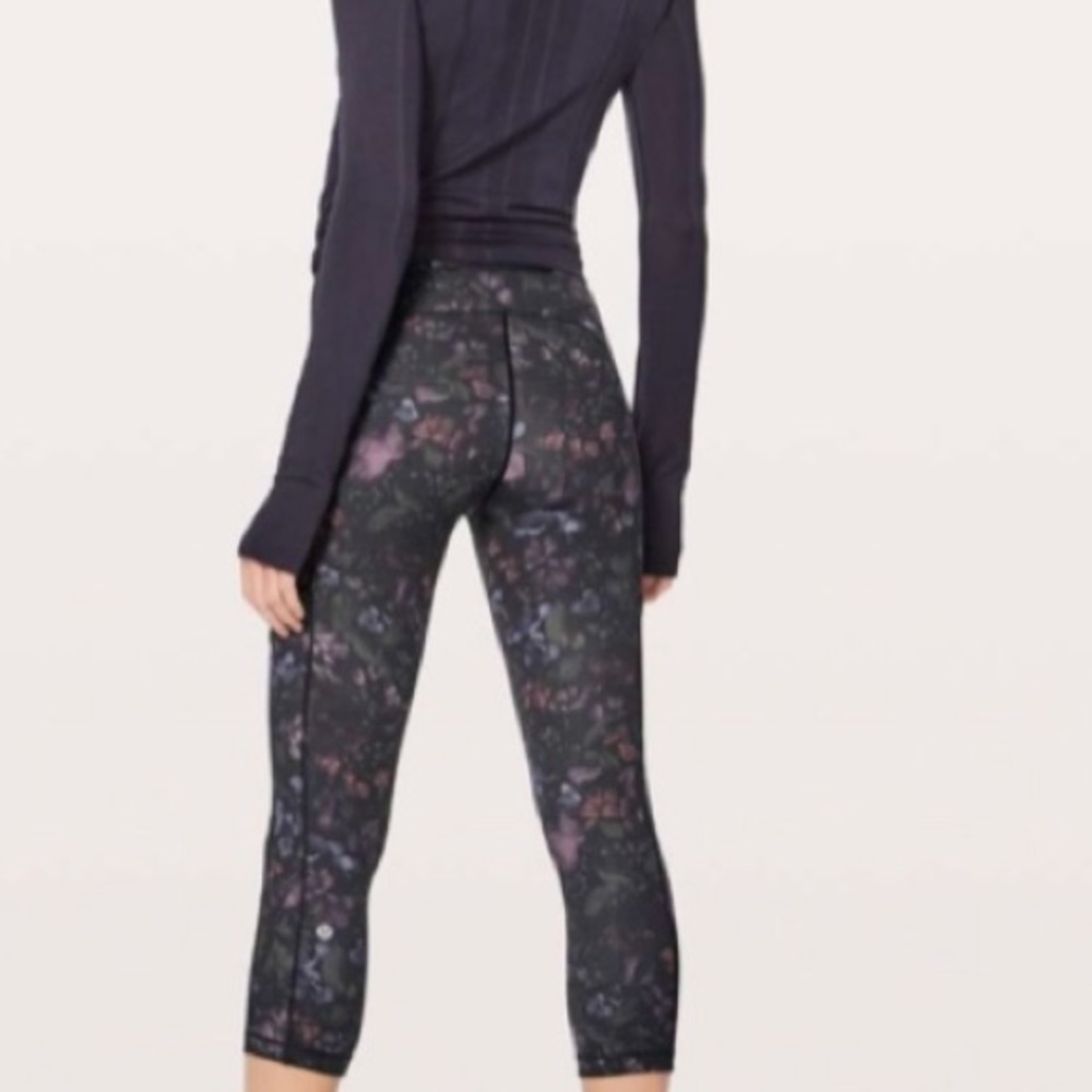 🍄 Lululemon Speed Up Crop Floral Print - Picture 1 of 14